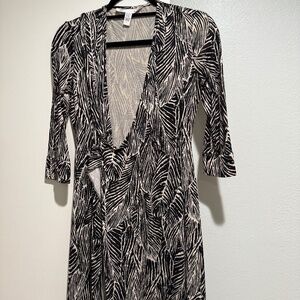 Diane von Furstenberg Wrap Dress Size 4